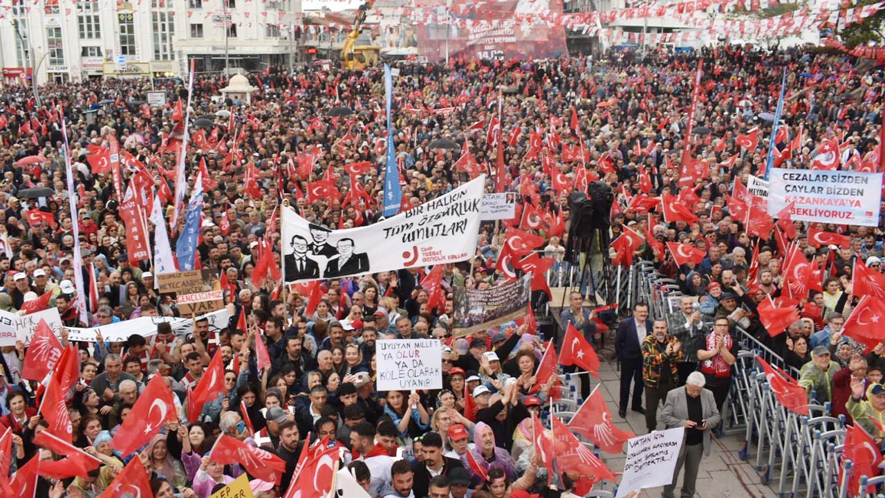 CHP Genel Başkanı Özgür Özel’den Yozgat’ta Tarihi Miting: Yozgat Zulme Susmadı!