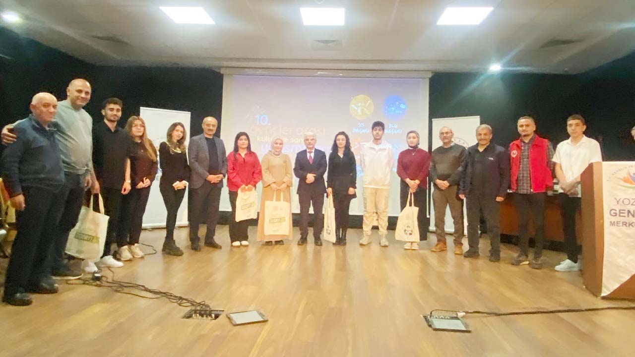 Yozgat’ta Genç Sesler Sahne Aldı: Yetenekler Yarıştı Alkışlar Yükseldi!