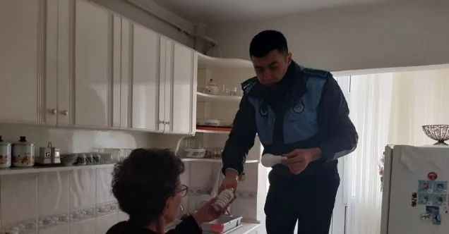 Niğde’de yaşlılara, bebeği olan ailelere Koronavirüs hizmeti başladı
