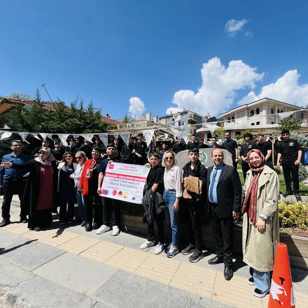 Doğaya İz Bırakan Gençler Kızılcahamam’ın Hazinelerini Keşfetti