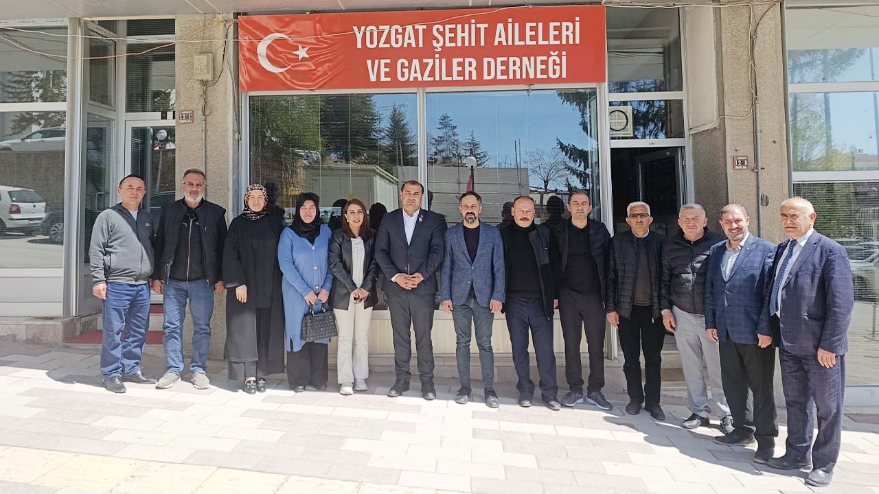 AK Parti Merkez İlçe Başkanlığı’ndan Anlamlı Ziyaret! Her Zaman Yanınızdayız!