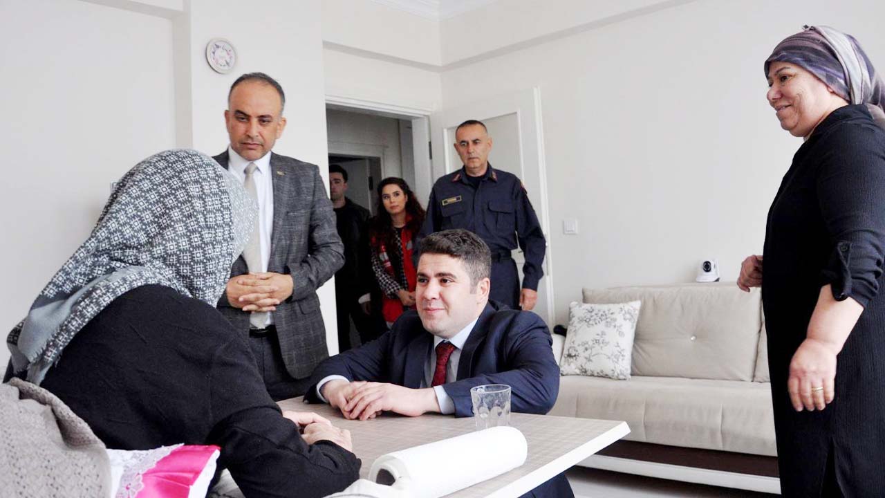 Sarıkaya Kaymakamı Demir Şehit Ailelerini Ziyaret Etti!