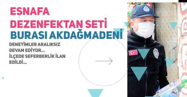 Hem denetliyor hem dezenfekte ediyorlar... Akdağmadeni'nde Maskeli Görevliler Esnafın Kapısını Çalıyor...