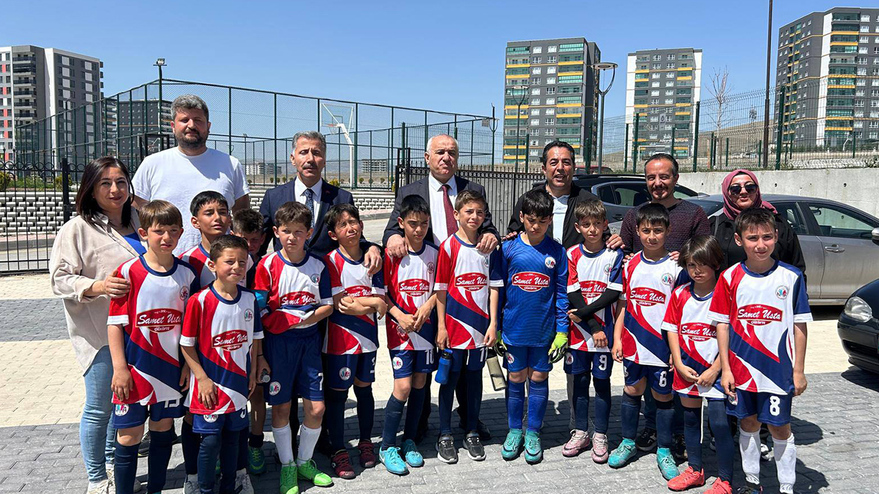 Sincan’da Mahalleler Arası Futbol Turnuvası Yarı Final Heyecanı Başladı!