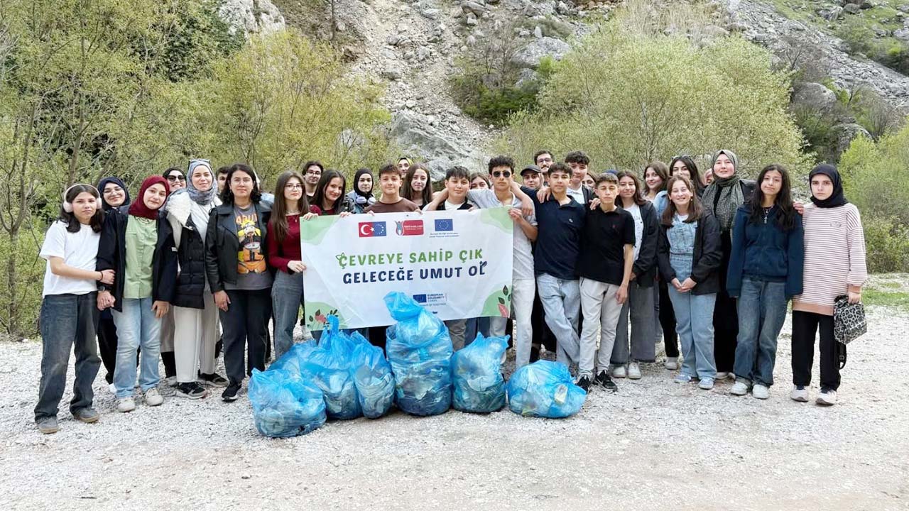 Yozgat’ta Kazankaya Kanyonu'nda Doğa İçin El Ele: Çevreci Gençler İş Başında!