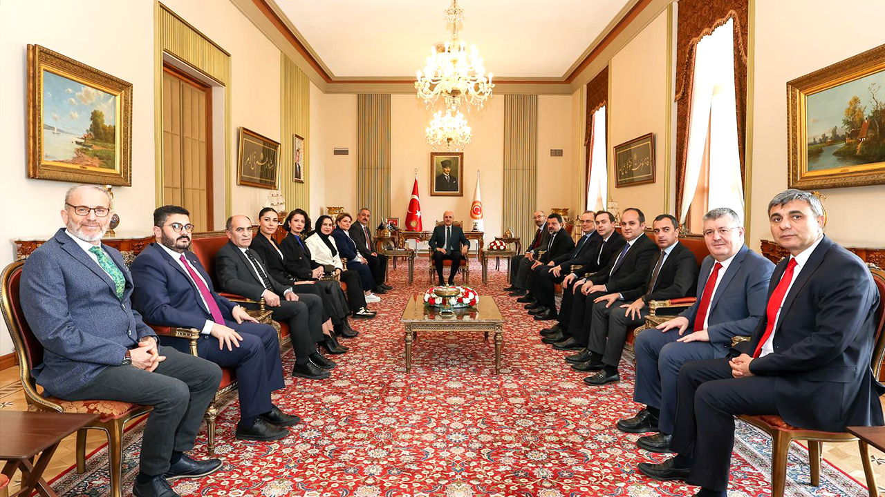 Türkiye Basın Federasyonu'ndan Gazetecilerin Ailelerine Gri Pasaport Talebi