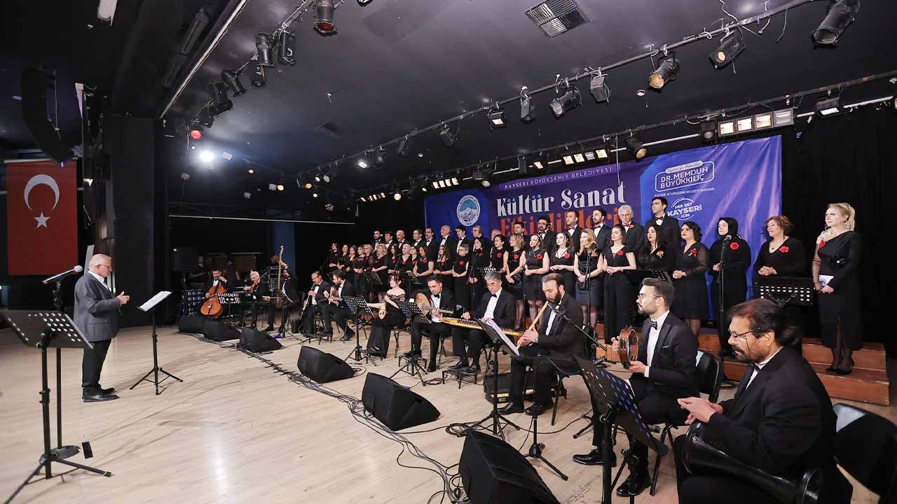Yozgat'ın komşusunda Türk sanat müziği rüzgarı izleyenleri mest etti!