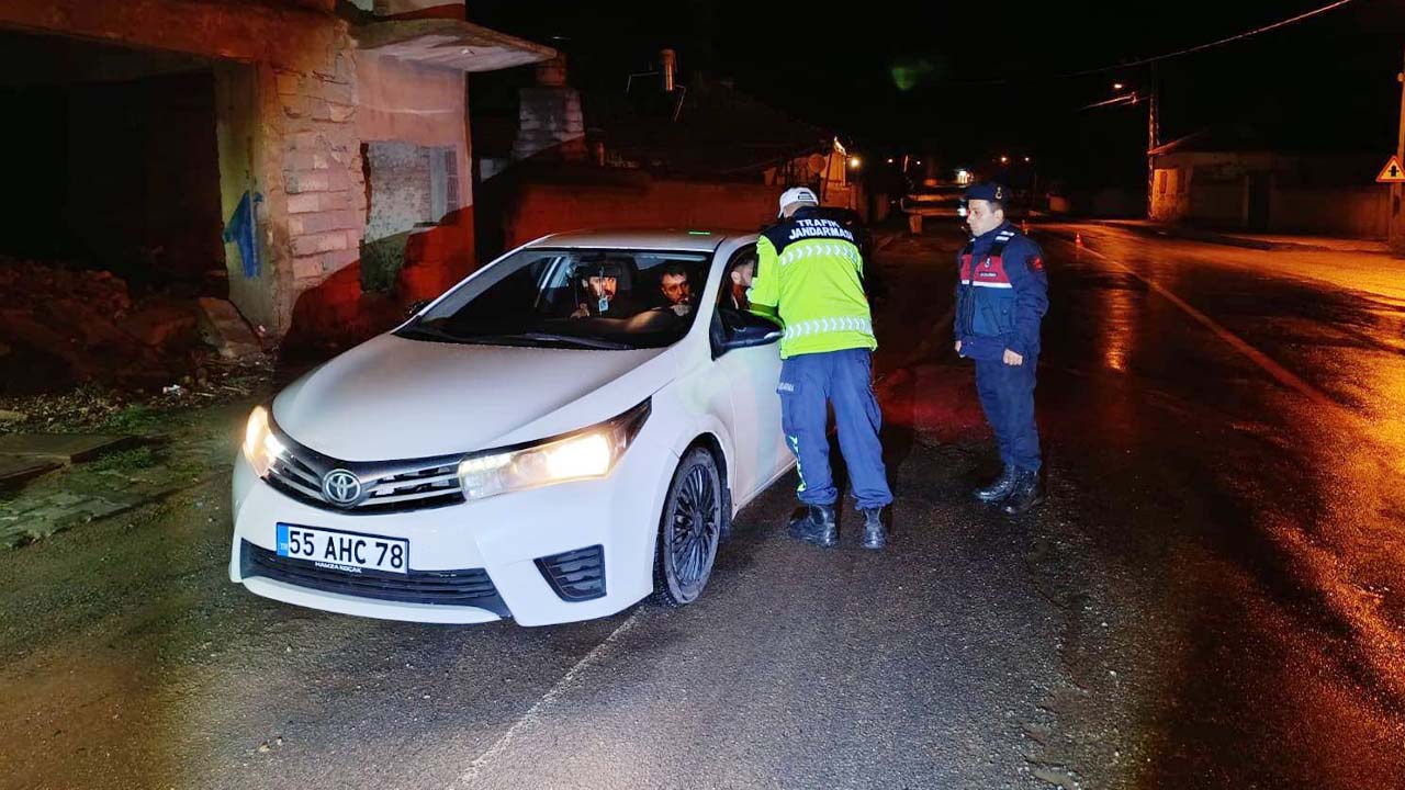 Yozgat’ta 85 Araç Kontrol Edildi! 2 Sürücüye Ceza!