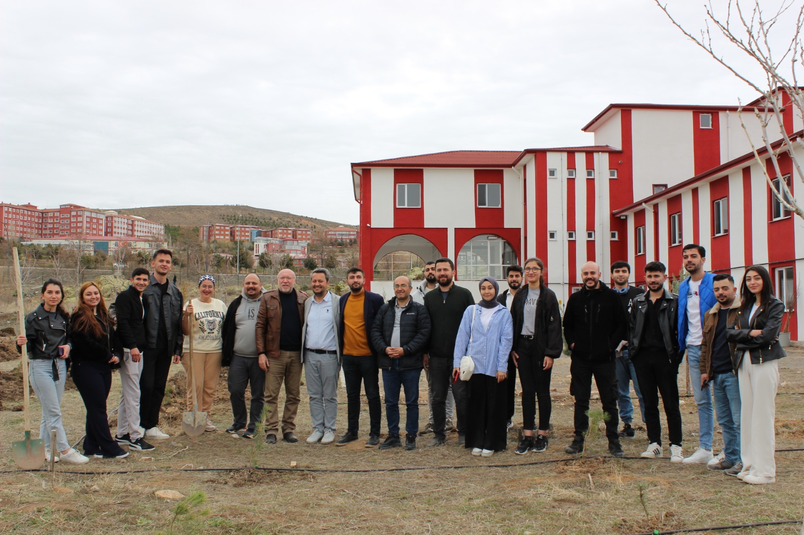 Yozgat Bozok Üniversitesi ve BODOHAY İş Birliğiyle Fidanlar Toprakla Buluştu
