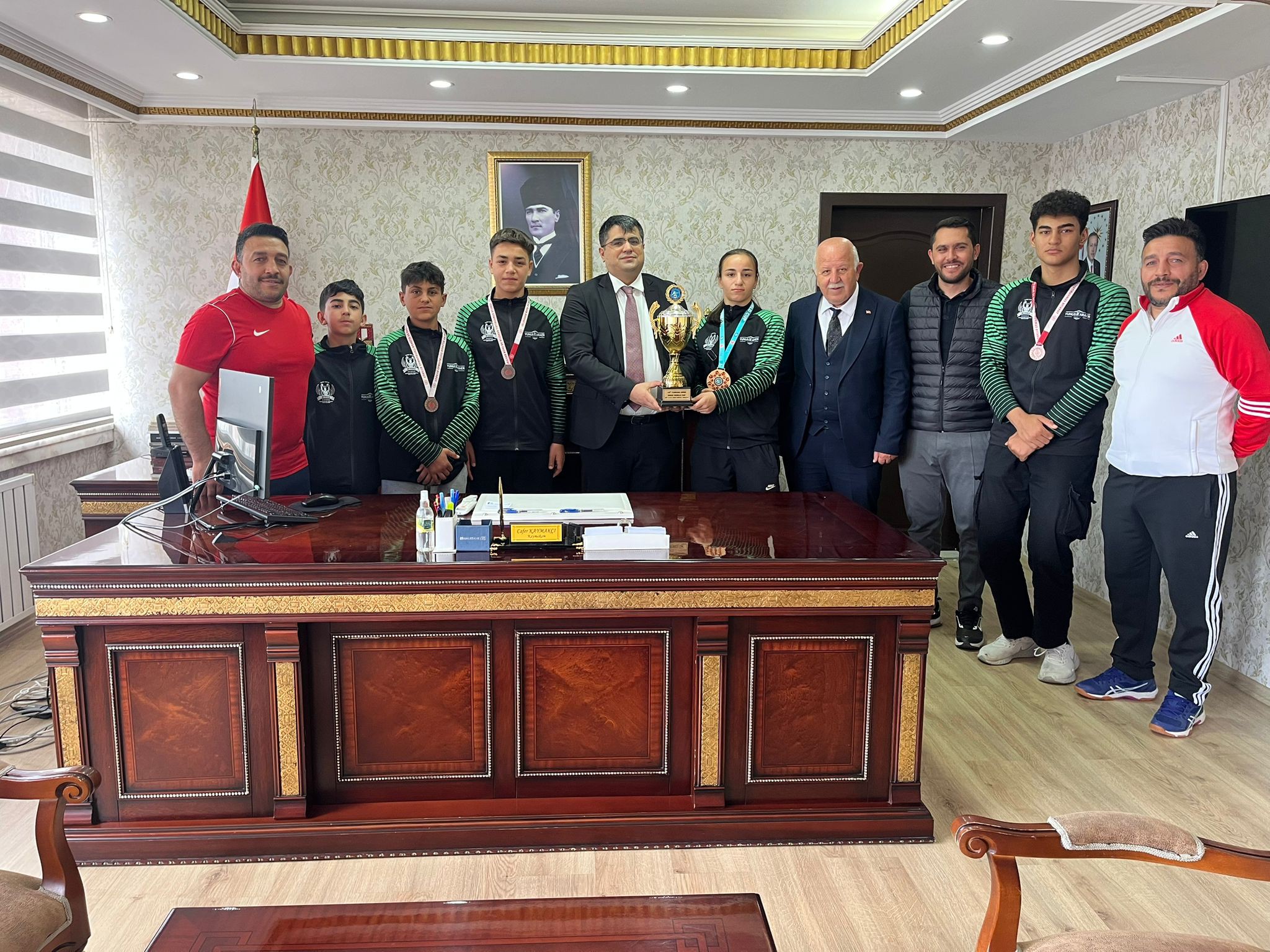 Akdağmadeni’nin Şampiyon Wushu Kung-Fu Sporcuları Makama Çıktı