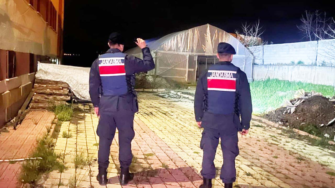 Aydıncık’ta Jandarma Ekipleri Sahada!