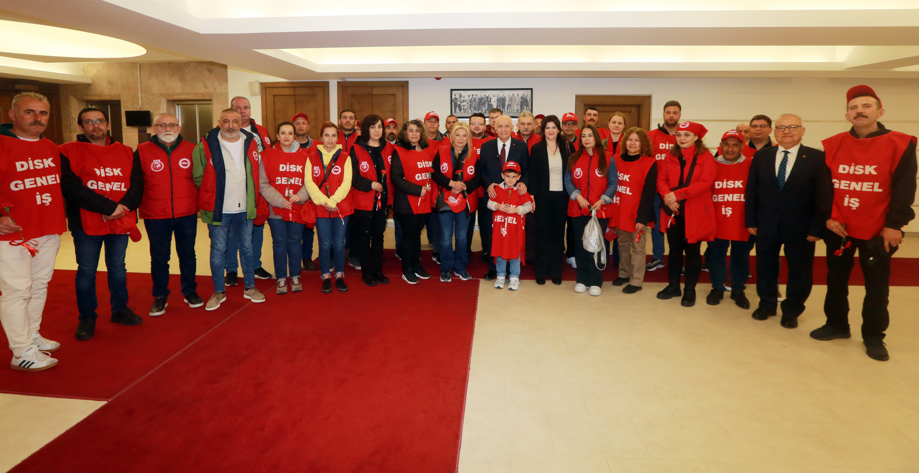 Yenimahalle'de İşçilere 1 Mayıs kutlaması