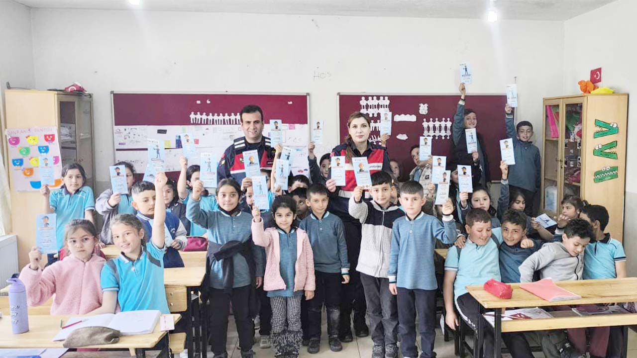 Yozgat'ta Jandarma Çocuklarla Buluştu: Hem Öğrendiler Hem Eğlendiler