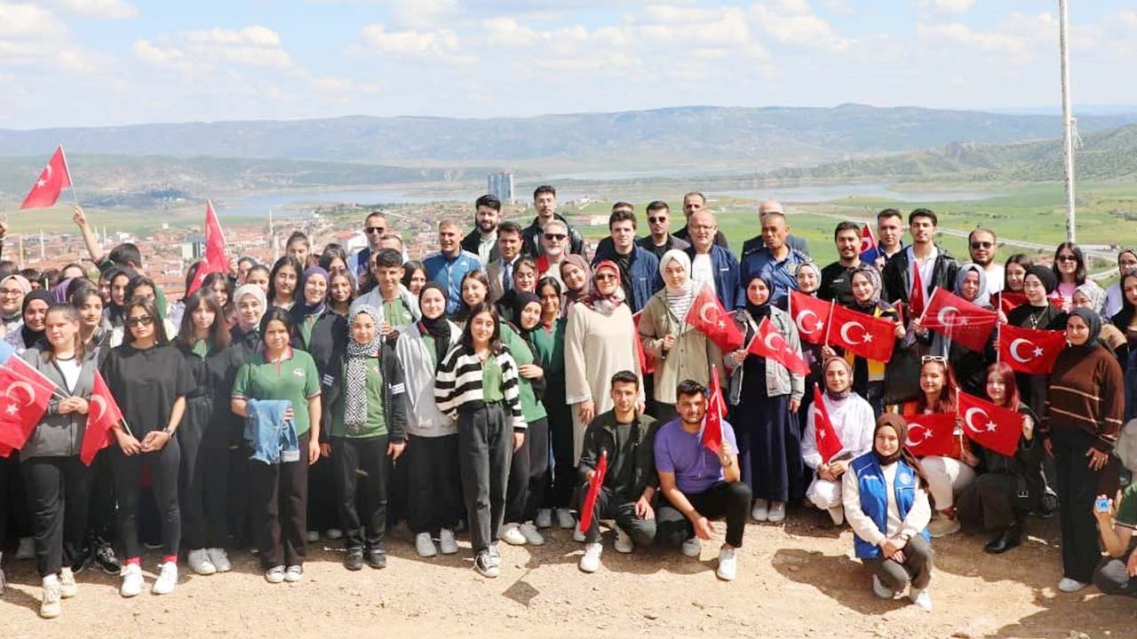 Gençlik Yürüyüşü Çekerek’te Coşkuyla Gerçekleşti!