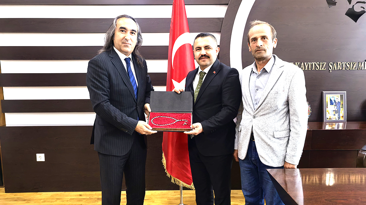 Gelecek Partisi Yozgat İl Başkanı Ömer Aydoğmuş: Gelecek İçin Sen Ben Değil Biz Olmalıyız