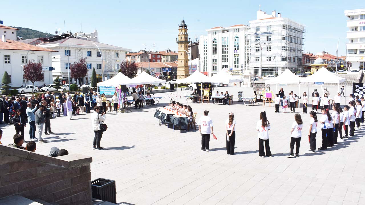 Yozgat’ta Yoğun Katılımla İlk Kez İngilizce Şenliği Düzenledi!