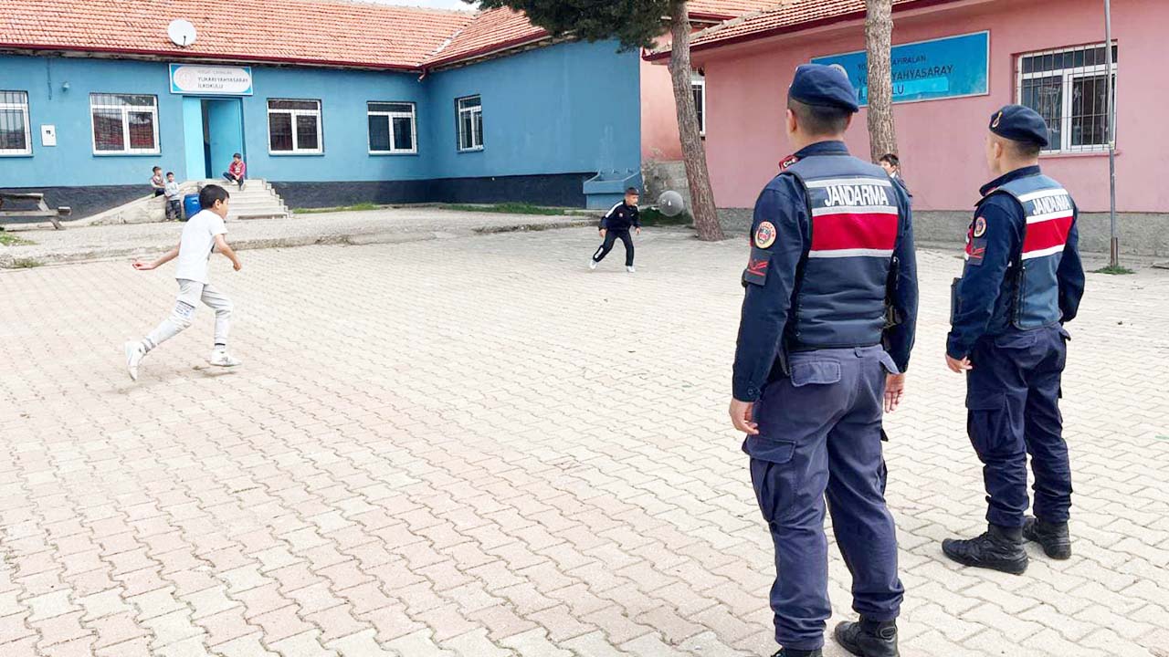 Yozgat’ta Jandarmadan Öğrencilere Güvenlik Kalkanı!