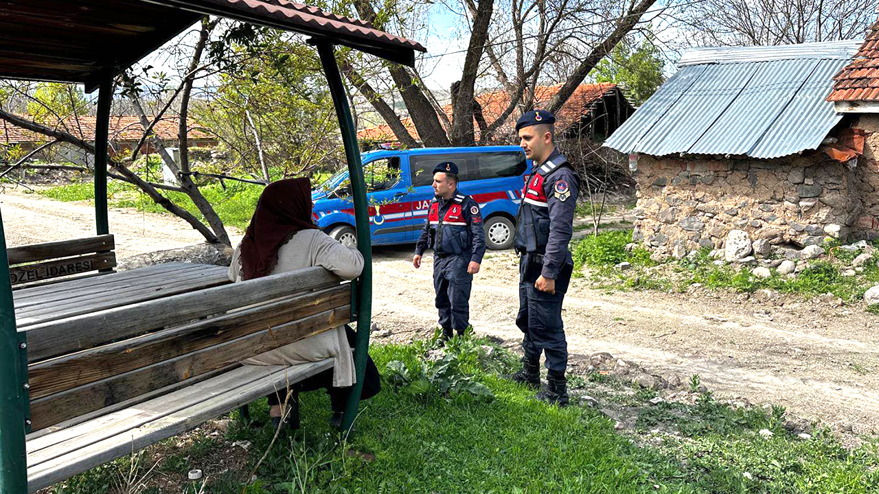 Yozgat Kadışehri Jandarma Ekiplerinden Dolandırıcılık ve Hırsızlık Uyarısı