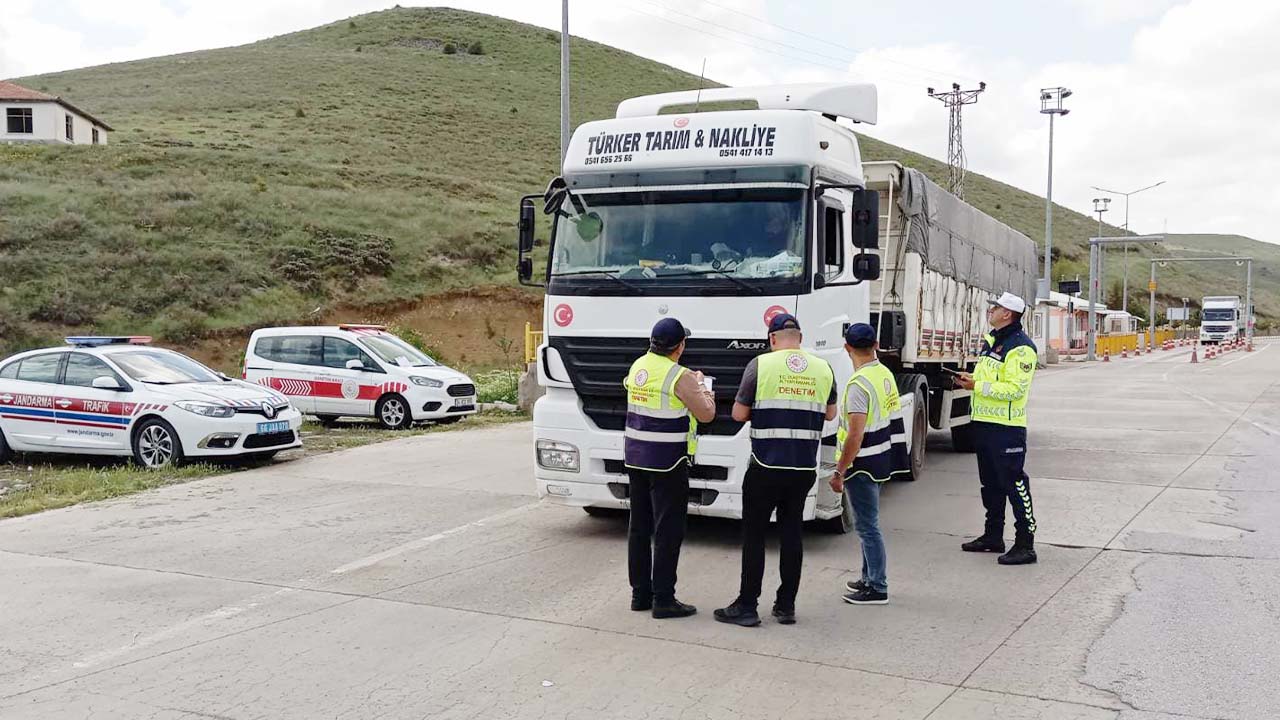 Yozgat’ta Tehlikeli Yük Taşıyan Araçlara Sıkı Denetim!