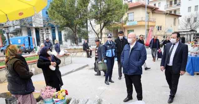 Menteşe halk pazarında Korona virüs denetimi