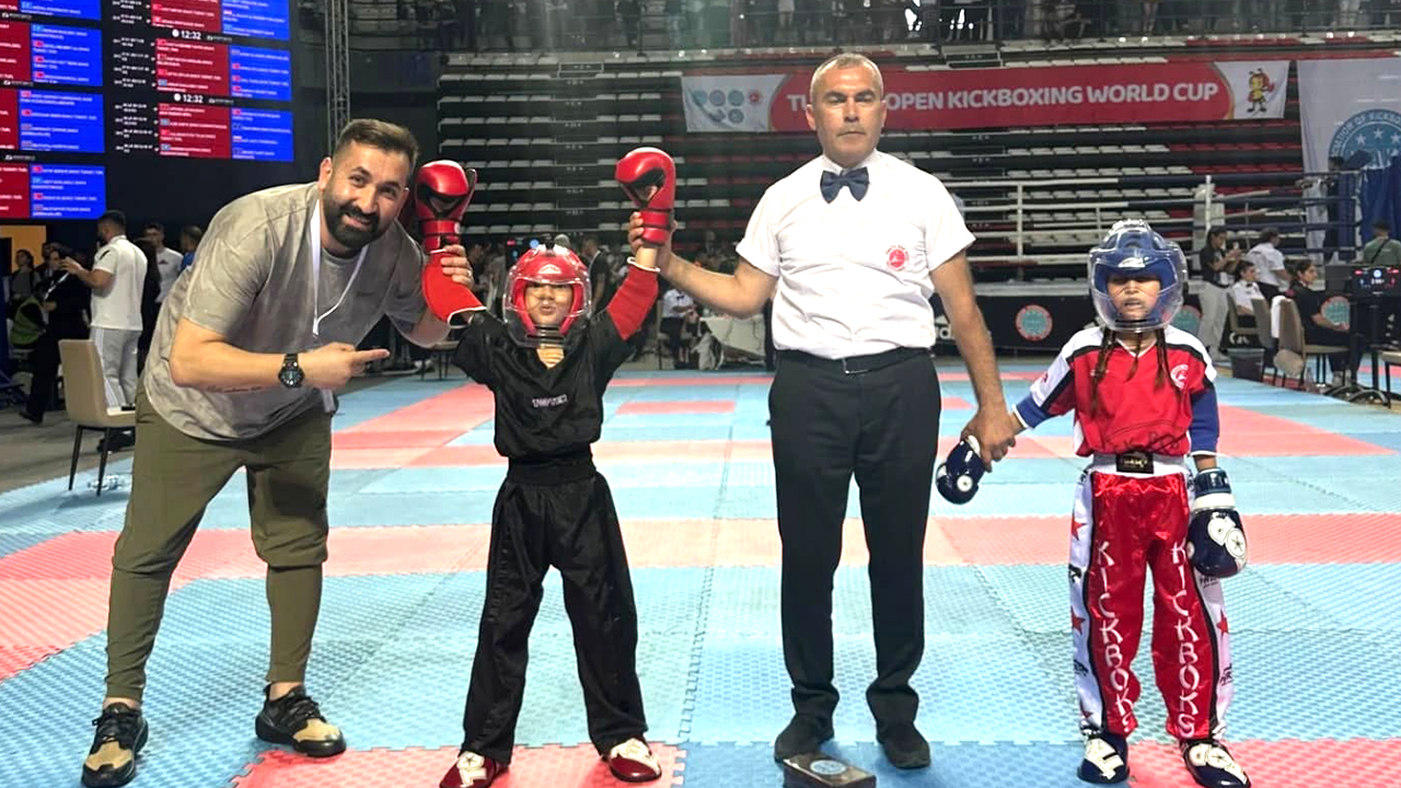 Yozgatlı Zümra Önal Kickboks Dünya Şampiyonu Oldu