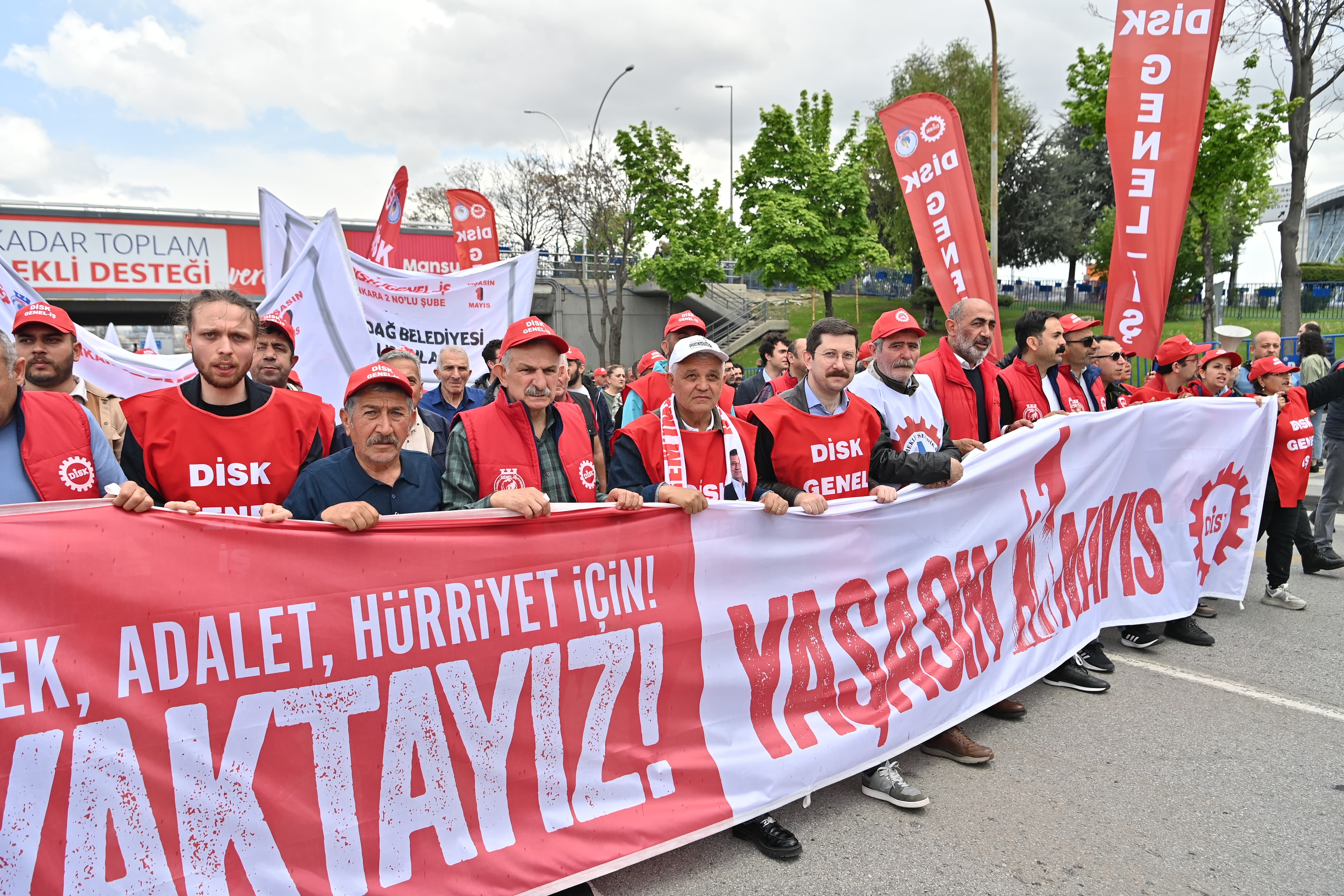 Mamak Belediye Başkanı Şahin 1 Mayıs’ta Tandoğan Meydanı’na Yürüdü