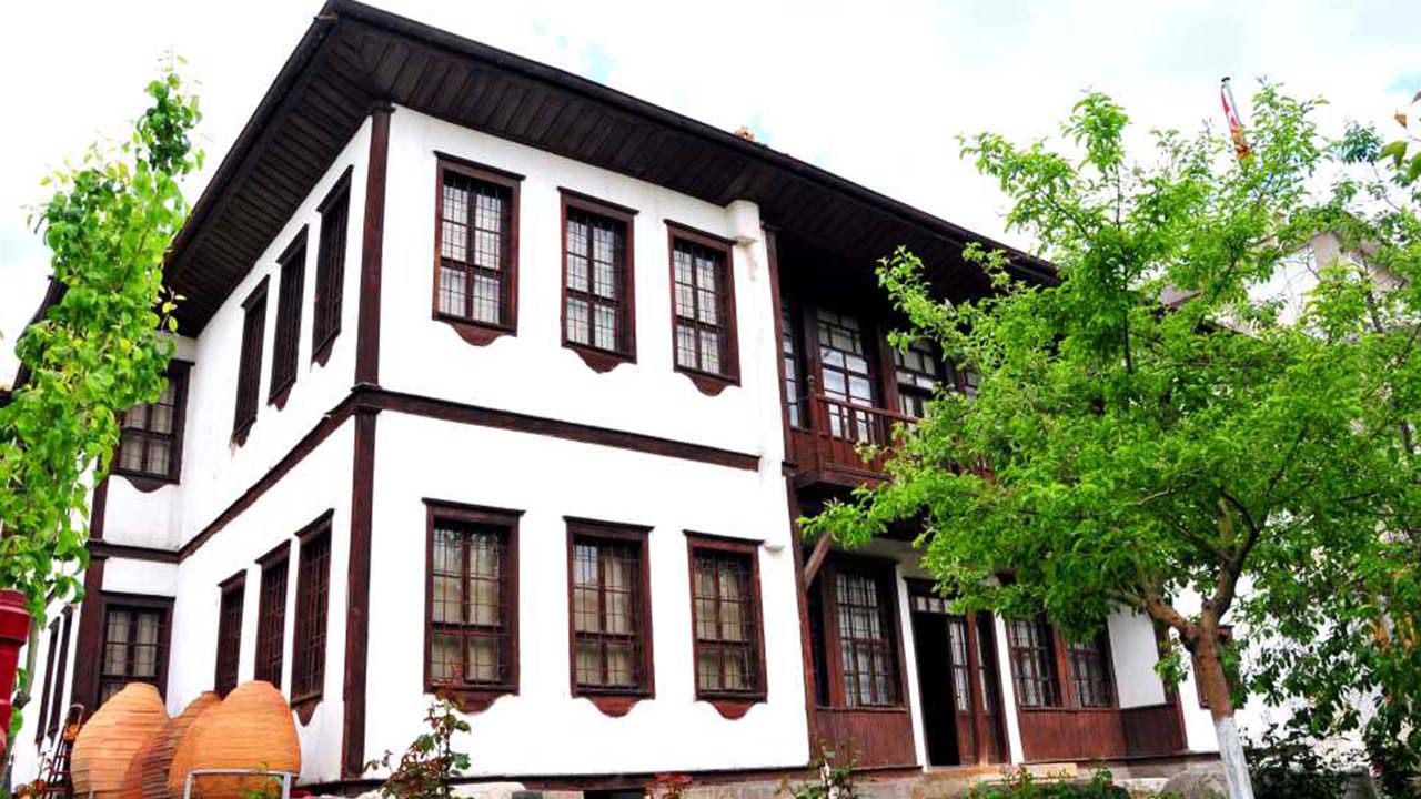 Yozgat’ta Duvarlarında Tarih Yaşayan Konak: Nizamoğlu Konağı!