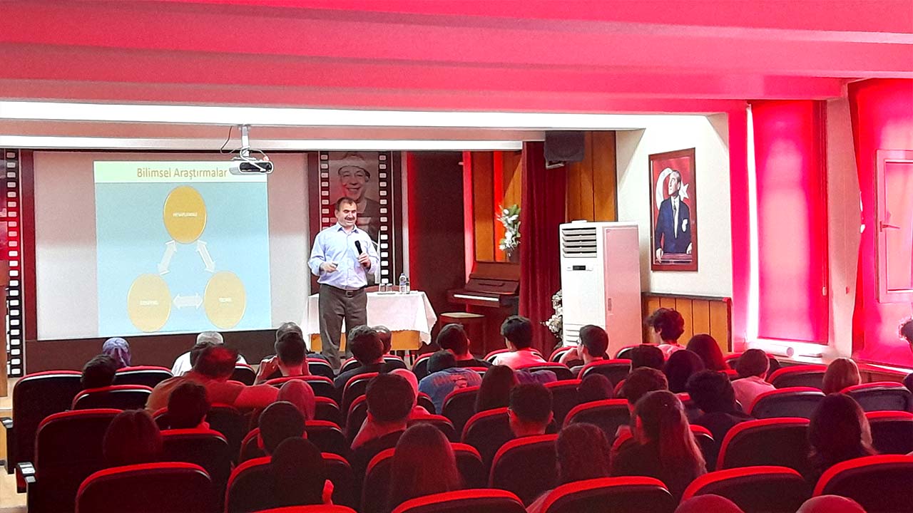 Prof. Dr. Mustafa Böyükata, Osmancıklı Gençlerle Gelecek Üzerine Söyleşti