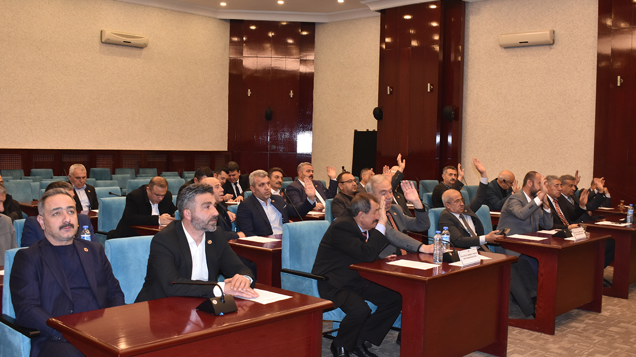 Yozgat Yenifakılı'da Okullar Onarım Bekliyor: Tuvaletler Dışarıda Çatılar Akıyor