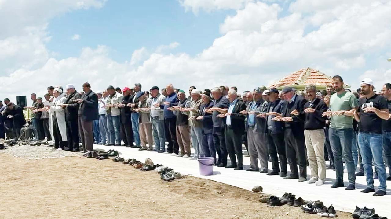 Sorgun’da Eller Semaya Açıldı! Yağmur Duası Yapıldı!