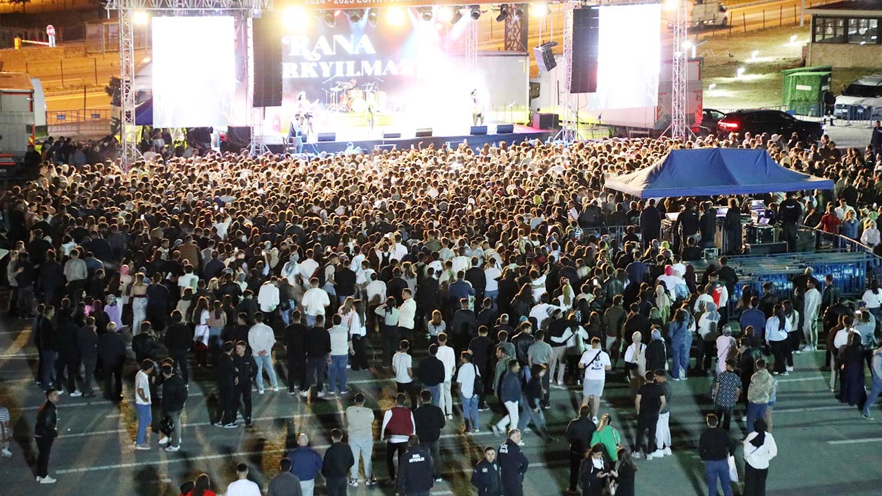 Yozgat Bozok Üniversitesi’nde Coşkulu Mezuniyet Gecesi!