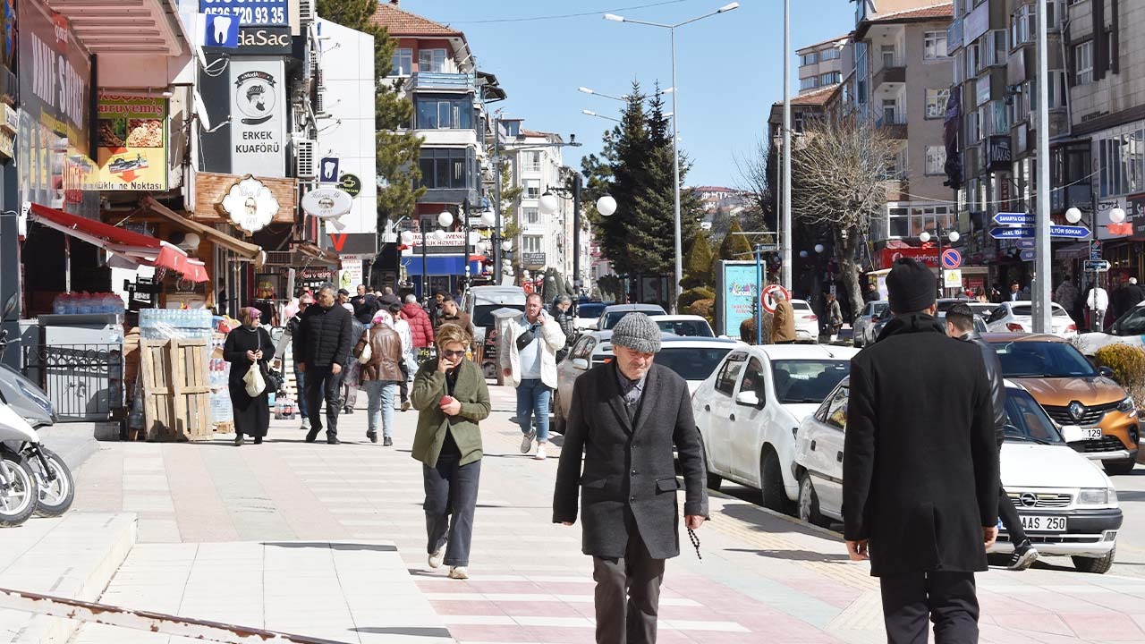 Yozgat Gençler Masa Başı İş İstiyor! Fabrikalar İşçi Bulamıyor!
