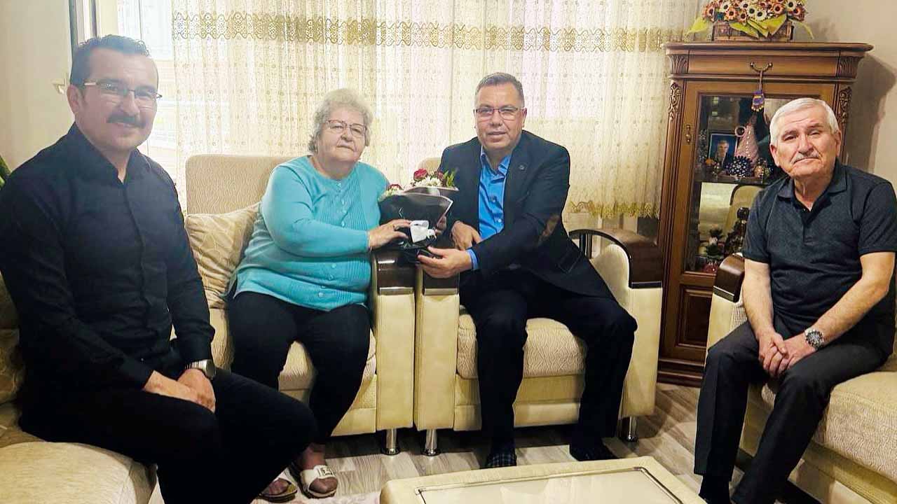 Yozgat’ta Emekli Öğretmene Anneler Günü Sürprizi: İl Müdürü Altınkaynak’tan Anlamlı Ziyaret