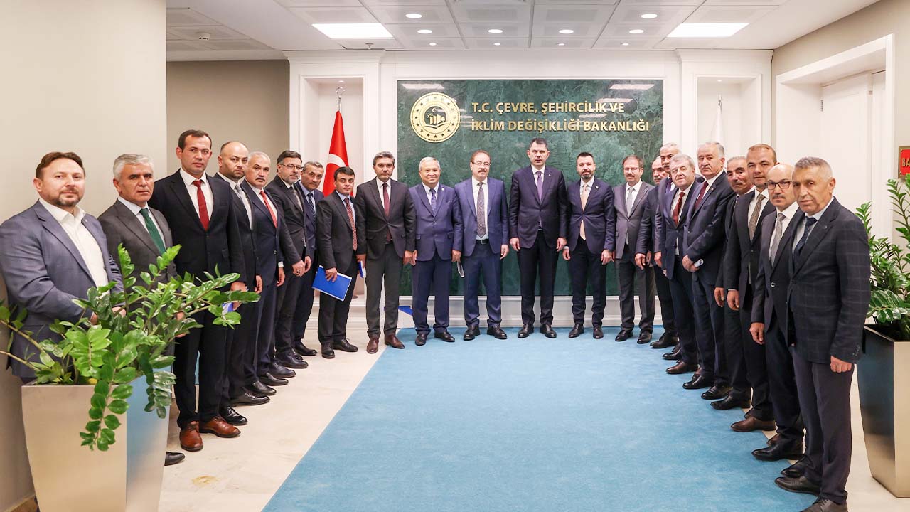 Yozgat AK Teşkilat Ankara’da! Projeler Bakan Kurum’a Sunuldu!