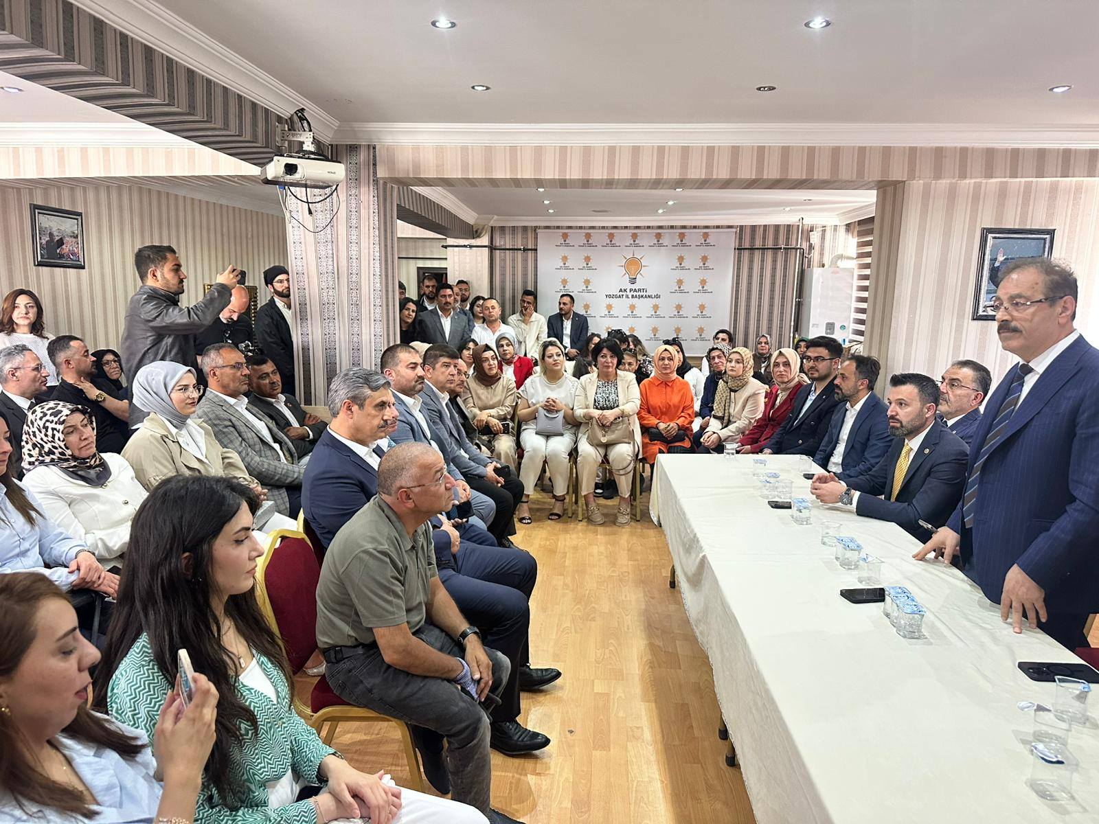 AK Parti Yozgat İl Başkanlığında Bayramlaşma Programı Düzenlendi
