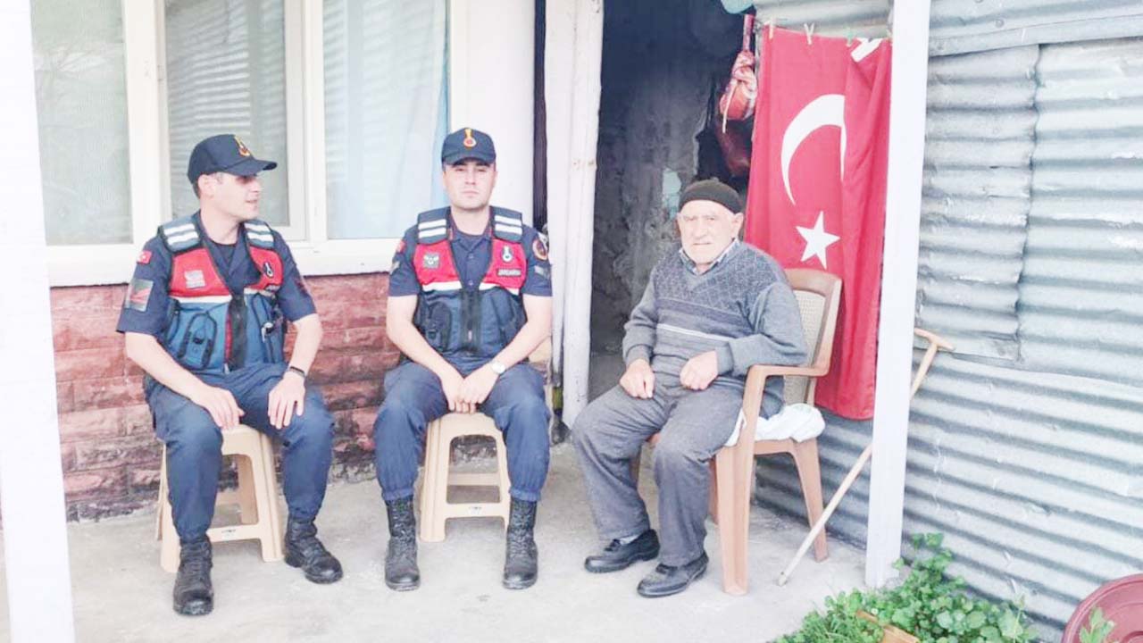 Yozgat’ta Jandarma'dan Kore Gazisi'ne Vefa Dolu Bayram Ziyareti