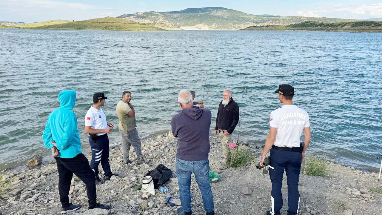 Yozgat’ta Jandarma Hem Karada Hem Suda: Lavanta Yolu ve Baraj Kıyısı Mercek Altında!