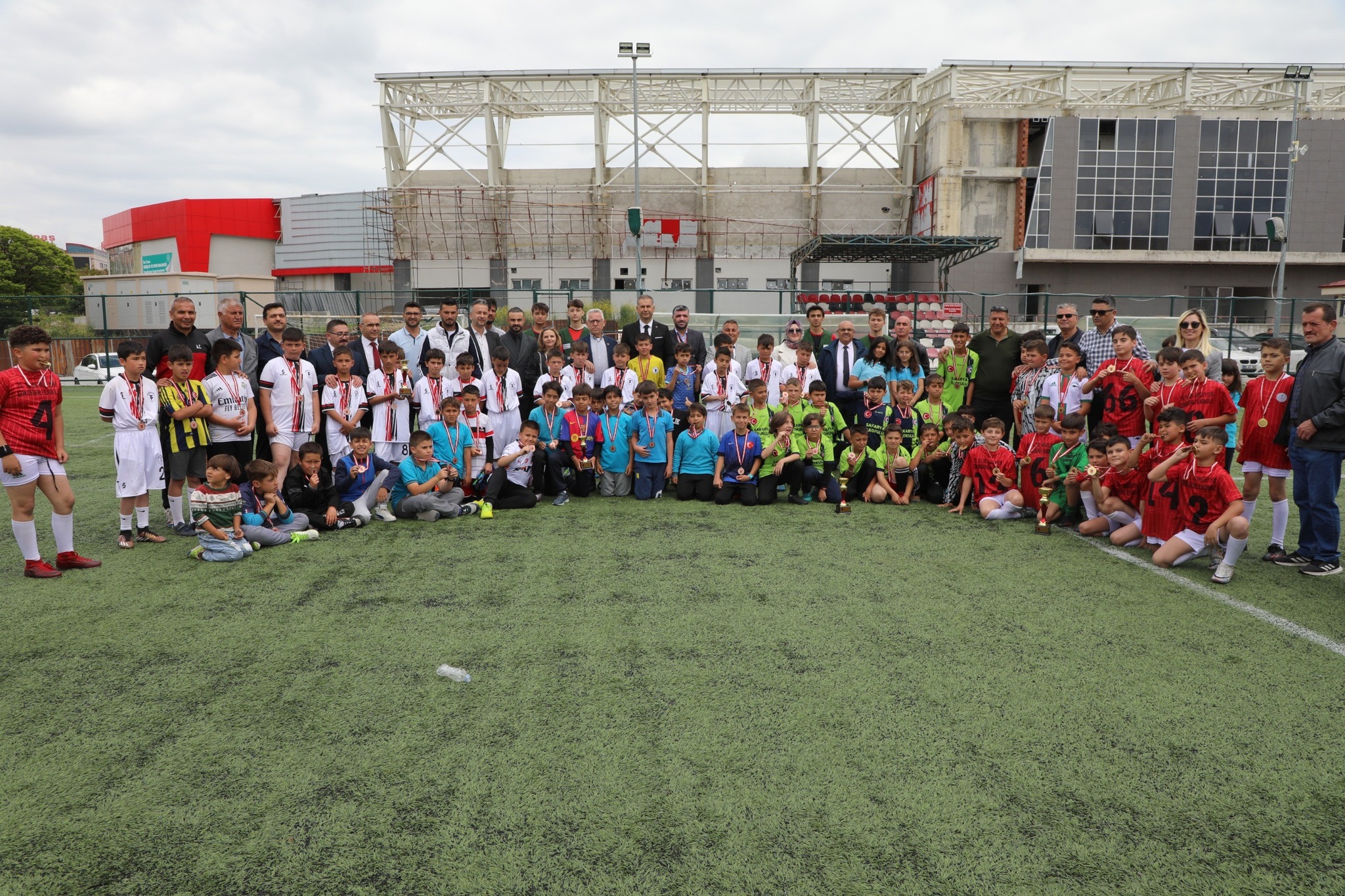 Futbol Şenliği Renkli Görüntülerle Sona Erdi