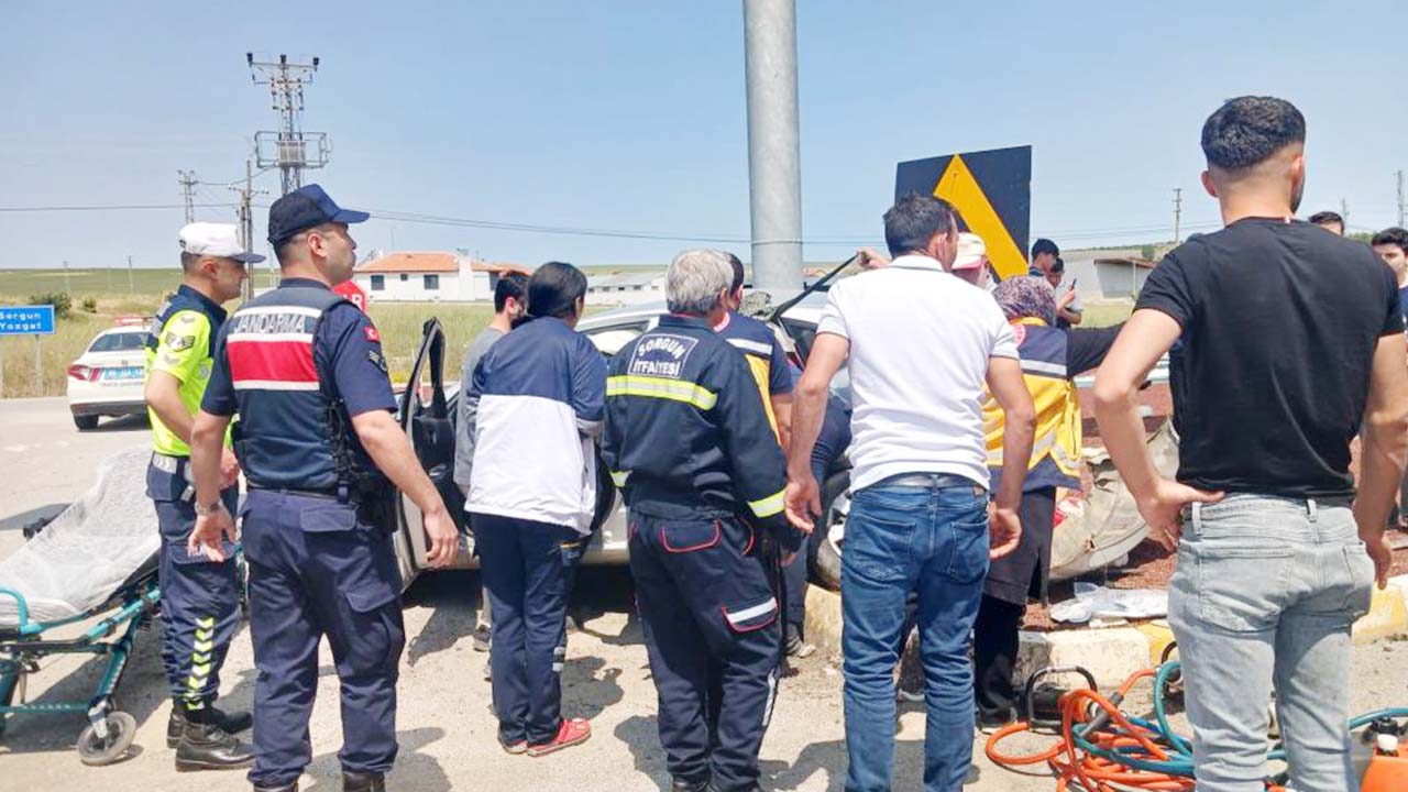 Yozgat’ta İki Otomobil Kavşakta Çarpıştı: 1 Ölü, 4 Yaralı