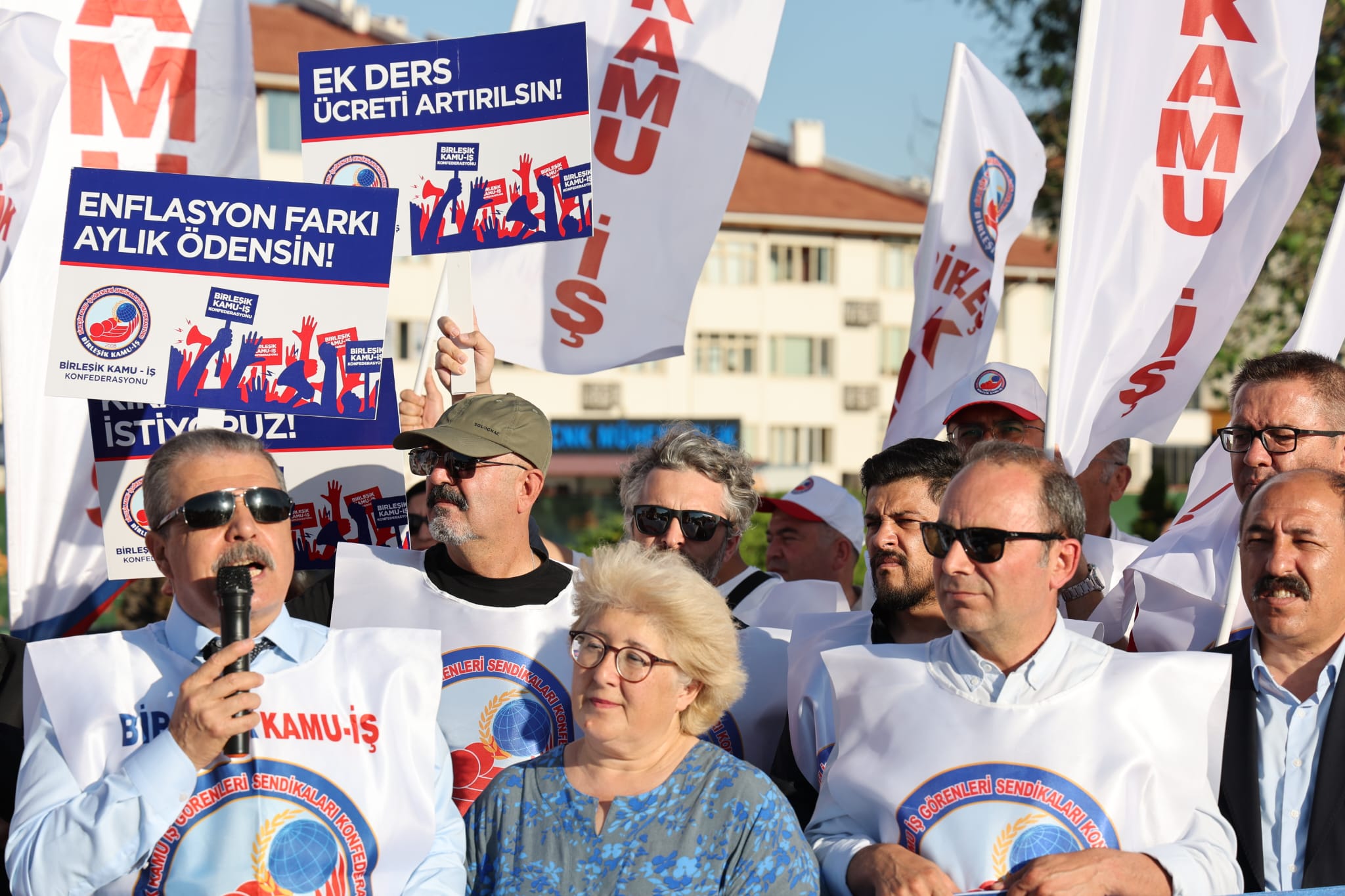 Eğitim-İş Yozgat Şube Başkanı Sedat Tuygun Sivas'taki Toplu İş Sözleşmesi Eylemine Katıldı