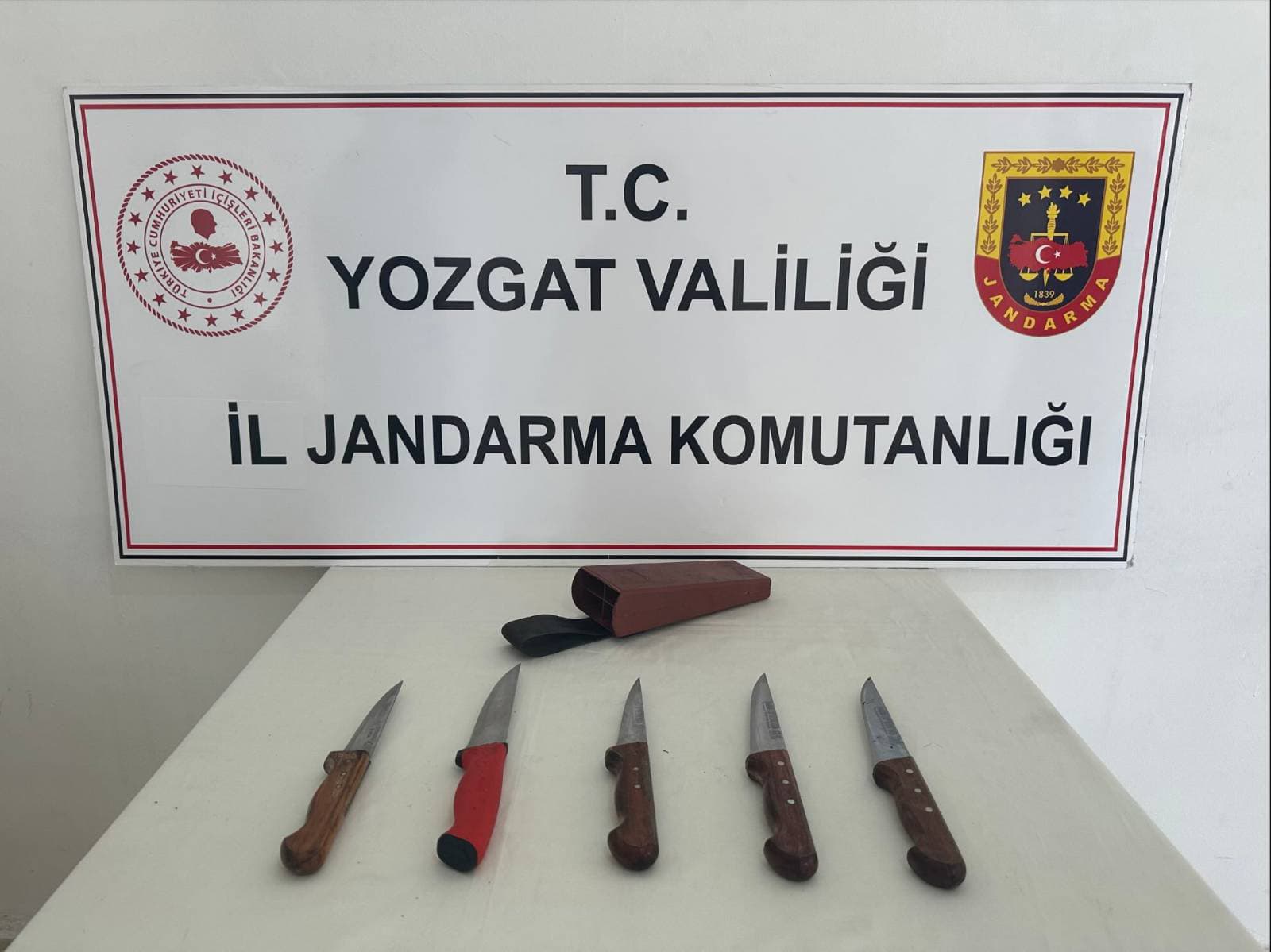Yozgat’ta Jandarma Ekiplerinden Kesici Alet Operasyonu