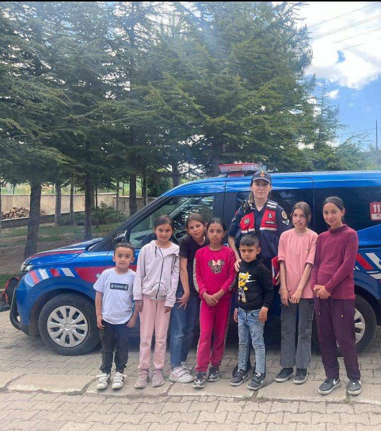 Yozgat Merkez İlçe Jandarma Ekiplerinden Okul Çevresinde Güvenlik Denetimi