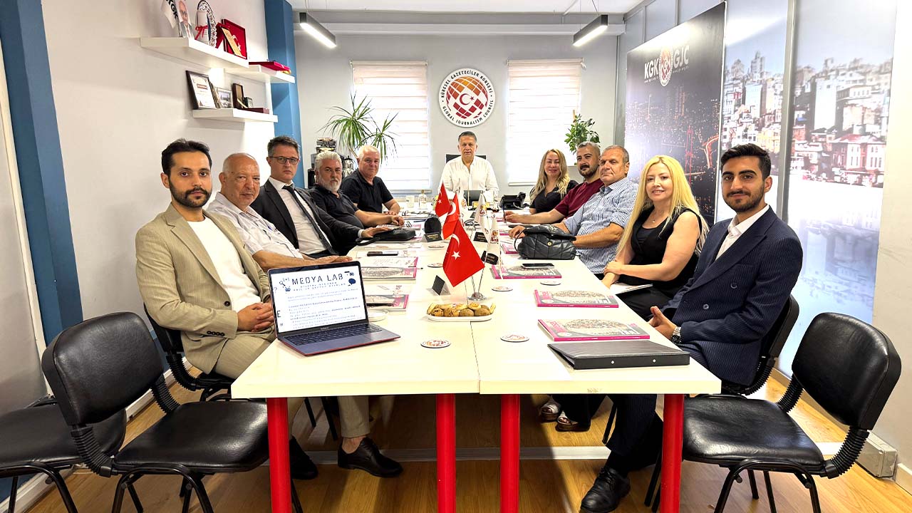KGK’dan İstanbul’da Yaz Buluşması: Gazeteciler ve Aileleri Florya’da Bir Araya Geldi
