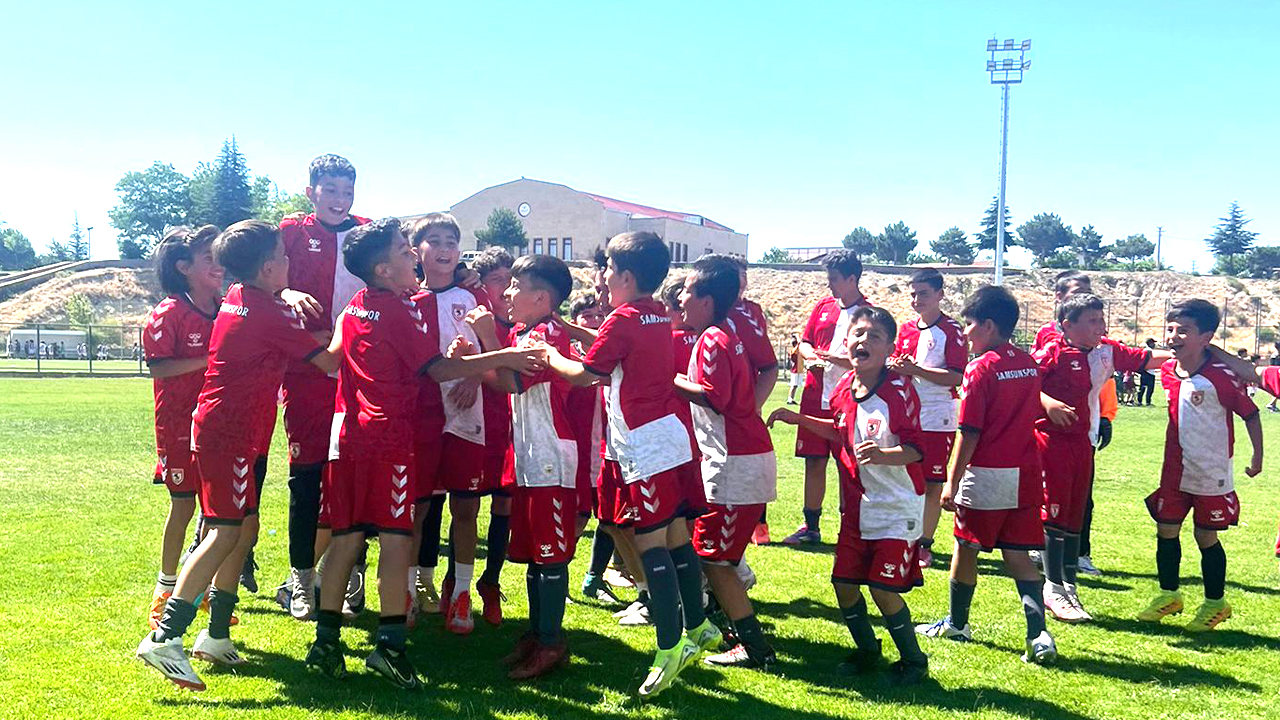 Yozgat Samsunspor Futbol Okulu Namağlup Şampiyon Oldu