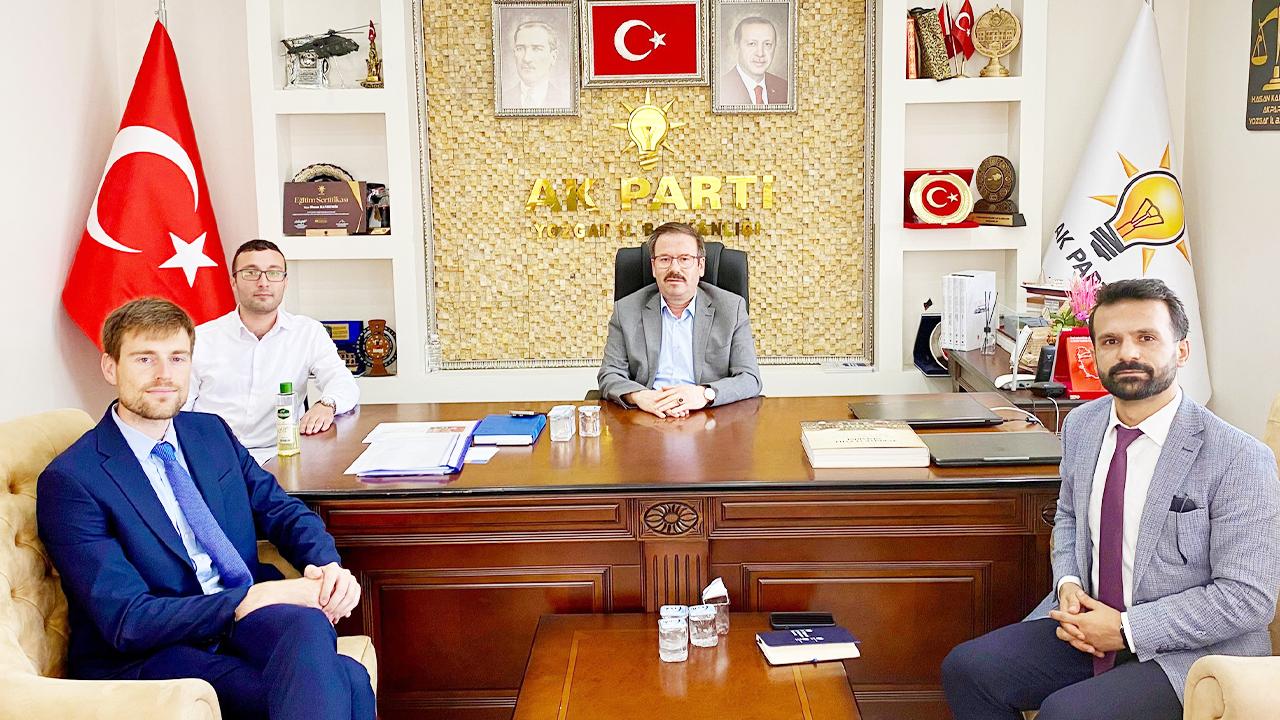 İngiltere Büyükelçiliği Heyetinden AK Parti Yozgat’a Ziyaret