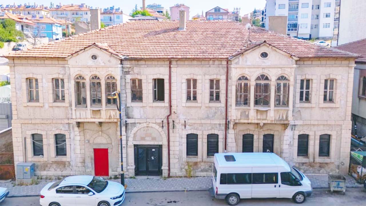 Akdağmadeni’nin Tarihi Ziraat Bankası Binası Yeniden Hayat Buluyor