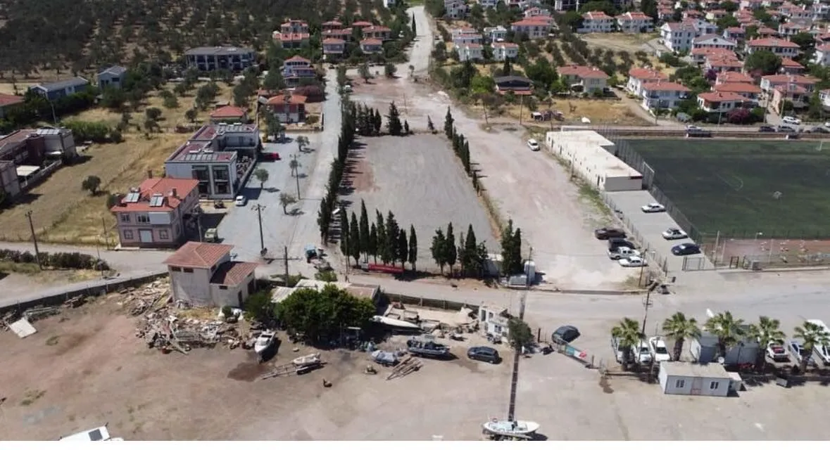 Ayvalık Belediyesi Cunda Adası’ndaki Mübadil Mezarlığına Otopark Yapmaktan Vazgeçti