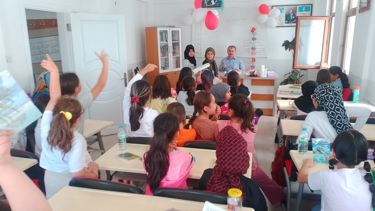 Yozgat Bozok Üniversitesi Öğretim Üyesi  Böyükata'dan Yaz Kurslarında Bilim Dolu Söyleşisi