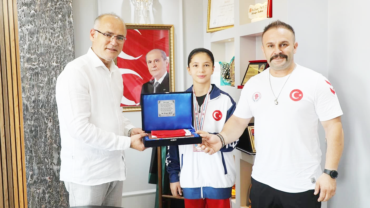 Çekerek’in Altın Yumruğu: İsra Zişan Türkiye Üçüncüsü Oldu