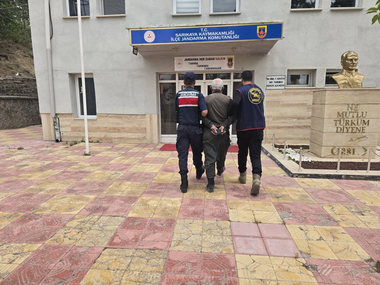 Yozgat’ta Tarlaları Yakan Şüpheliye Komando Timi Pusu Kurdu: Nefes Kesen Operasyon Görüntüleri Ortaya Çıktı